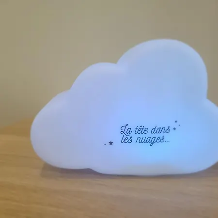 La Tete Dans Les Nuages דירה