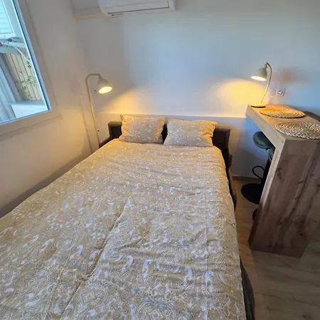 La Tete Dans Les Nuages Apartment *